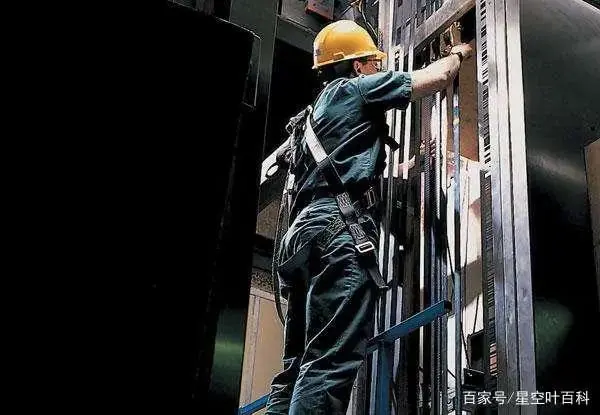 电梯维保人员