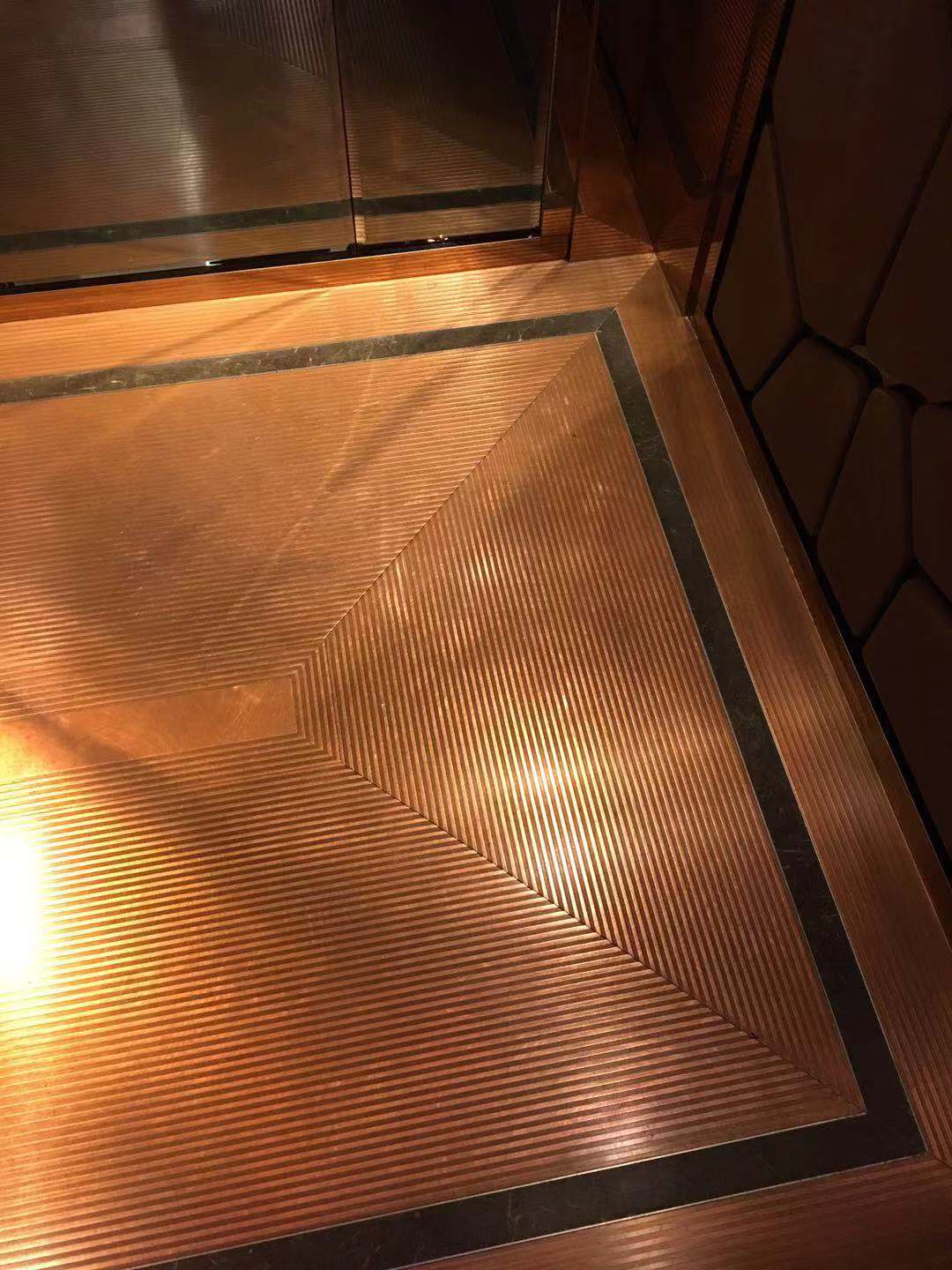 电梯铜板雕刻地面